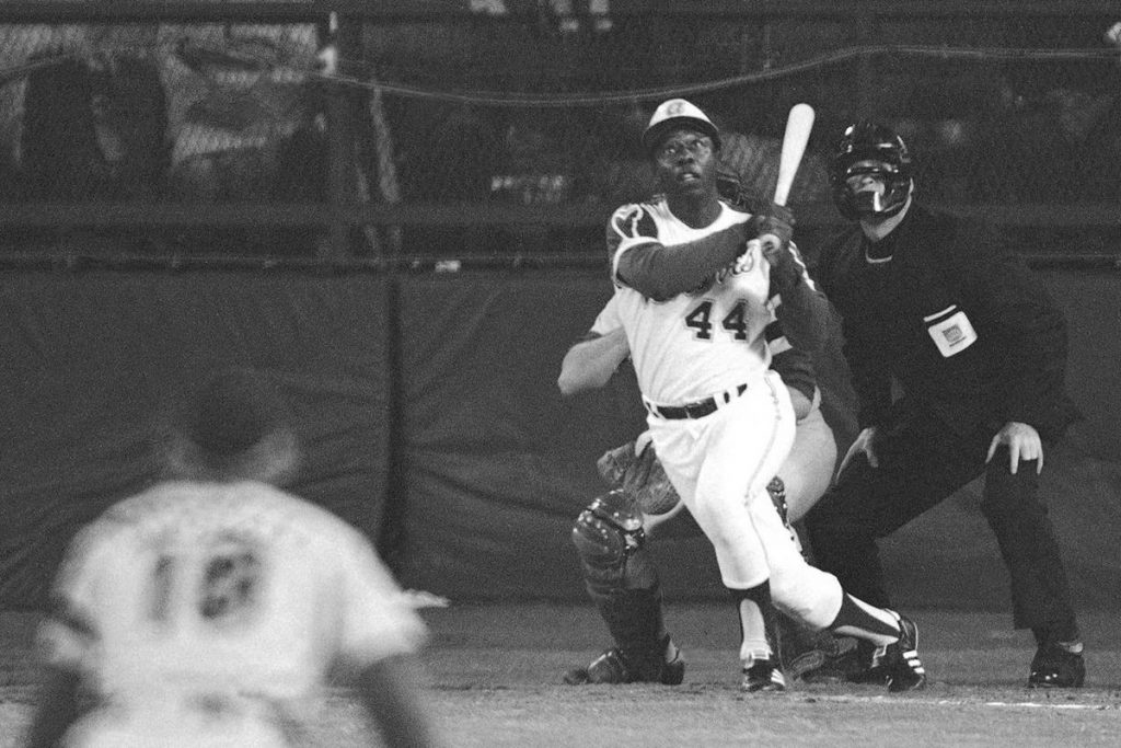 Hank Aaron, model of baseball consistency, made showing up for work a heroic gesture – The Globe and Mail