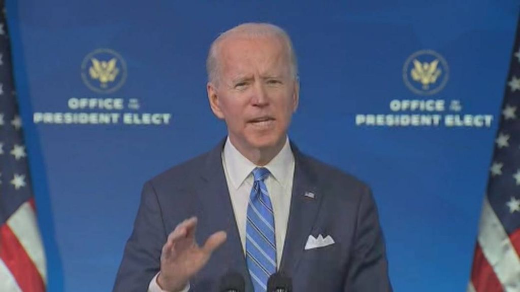Biden offers tax credits for COVID-19 vaccination and paid time off