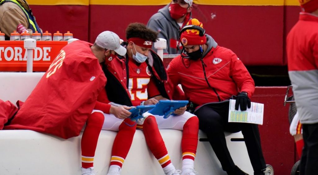 Chiefs’ Patrick Mahomes ruled out vs. Browns due to concussion – Sportsnet.ca