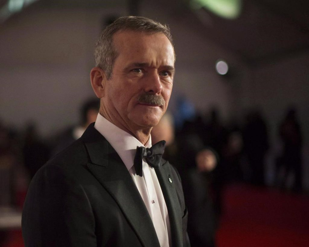 Astronaut Chris Hadfield draws from real-life space thrills in debut novel – NiagaraFallsReview.ca