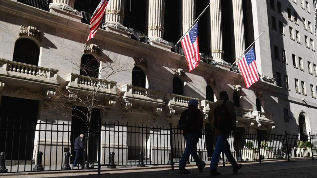 How to start investing in stocks with little or no experience – CNN