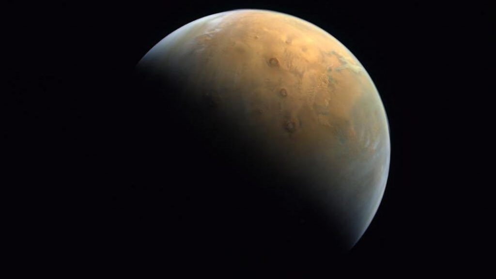 The first photo of Mars delivered by the UAE's Hope probe is glorious – CNET
