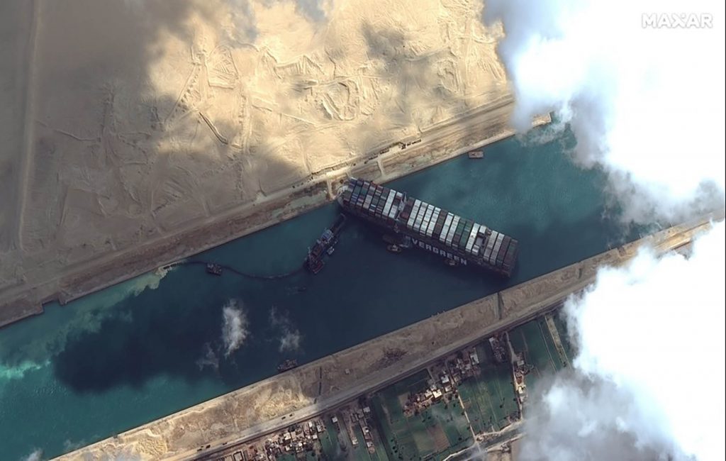 ‘Microsoft Flight Simulator’ mod blocks Suez Canal with Ever Given cargo ship – NME