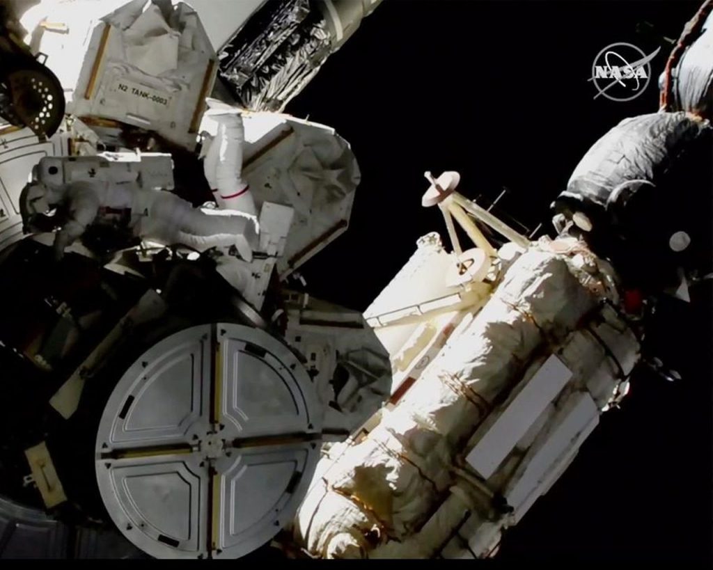 Spacewalking astronauts tackle hoses, other station odd jobs – Toronto Star