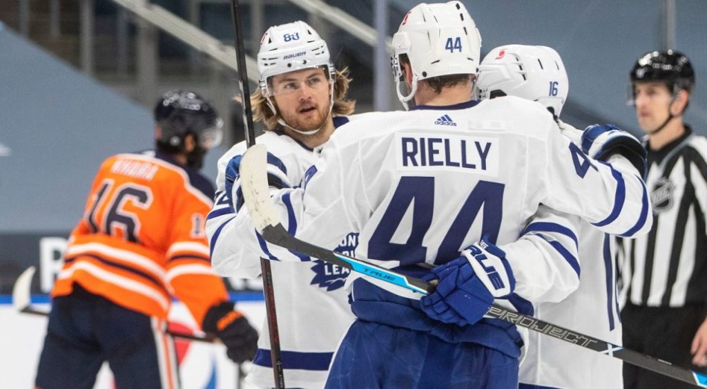 Toronto Maple Leafs’ William Nylander showcases his ‘Willy Styles’ persona on