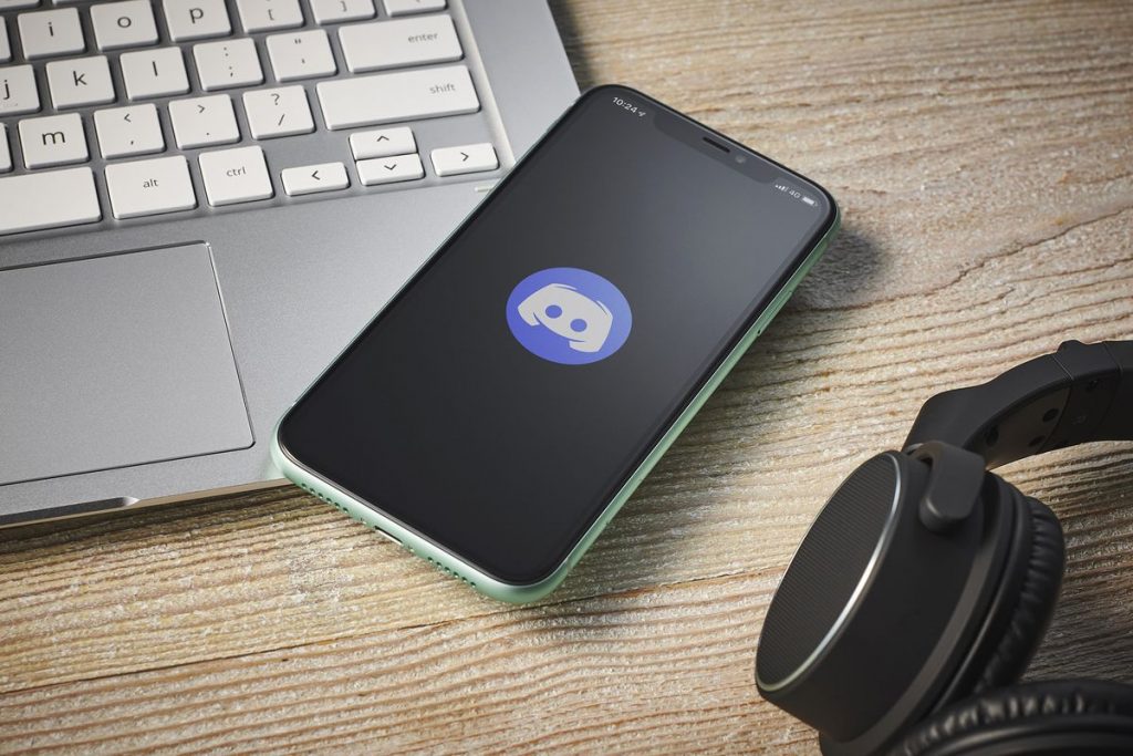 Microsoft Said to Discuss Discord Bid for Over  Billion – Bloomberg