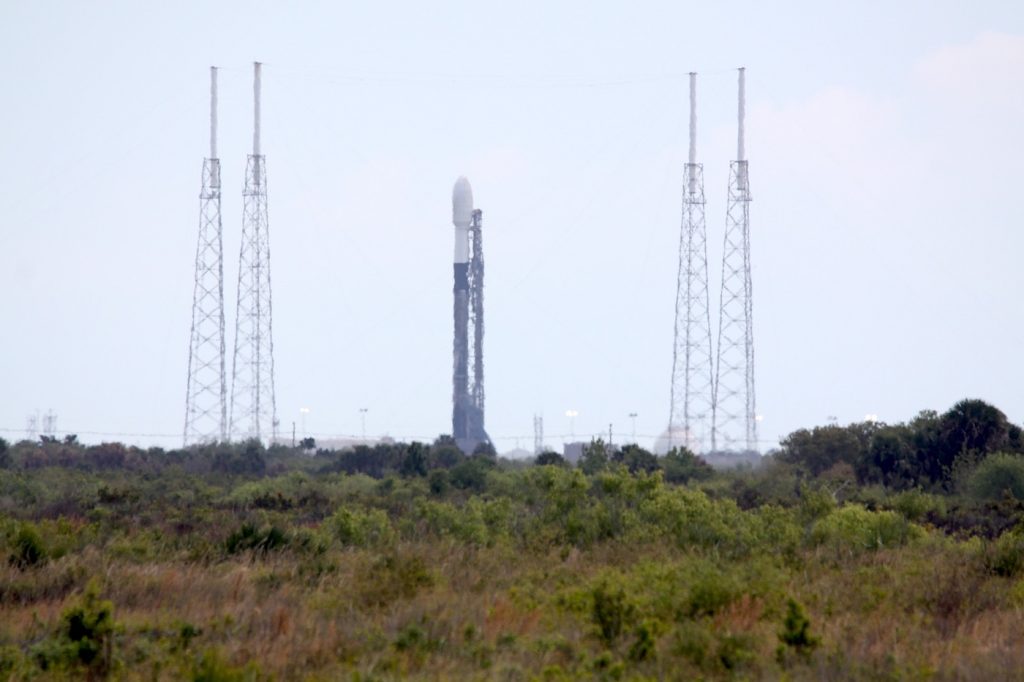 Starlink and OneWeb satellites ready for launch on opposite sides of the world – Spaceflight Now – Spaceflight Now