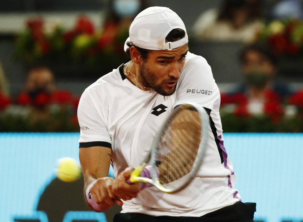 Djokovic outlasts Sonego to set up Rome final with Nadal