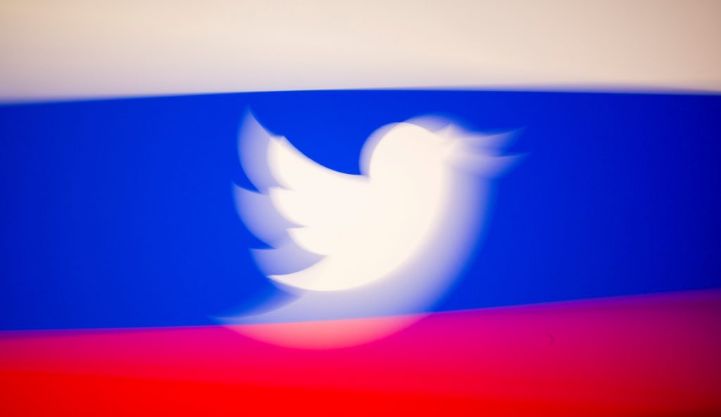 Russia partially lifts restrictions on Twitter