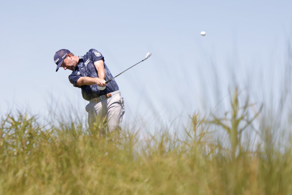 Golf-Spieth grabs early clubhouse lead at PGA Championship