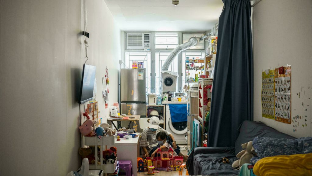 Pandemic and politics leaves Hong Kong's poor languishing – FRANCE 24