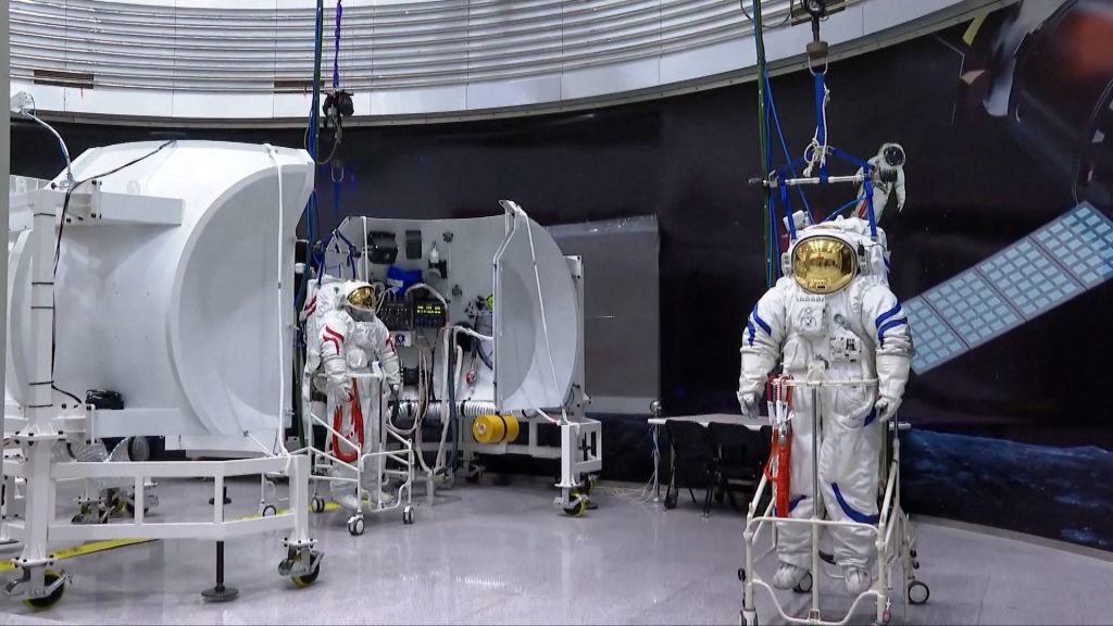 Space log: How do China's spacesuits ensure taikonauts' safety? – CGTN