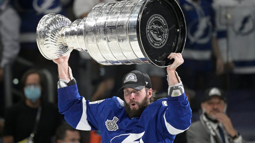 Kucherov on Canadiens fans celebrating Game 4: ‘Their final was last round’ – Sportsnet.ca