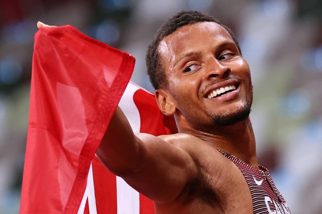 Gold for Andre De Grasse, another huge 400m hurdles record