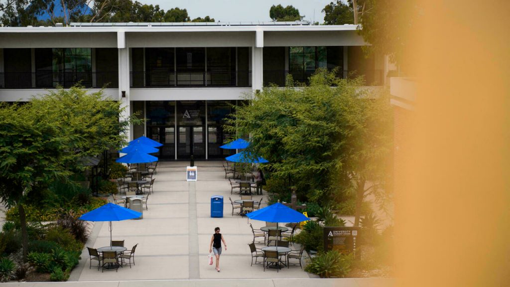 Politics colors return to class in US universities grappling with Covid – FRANCE 24