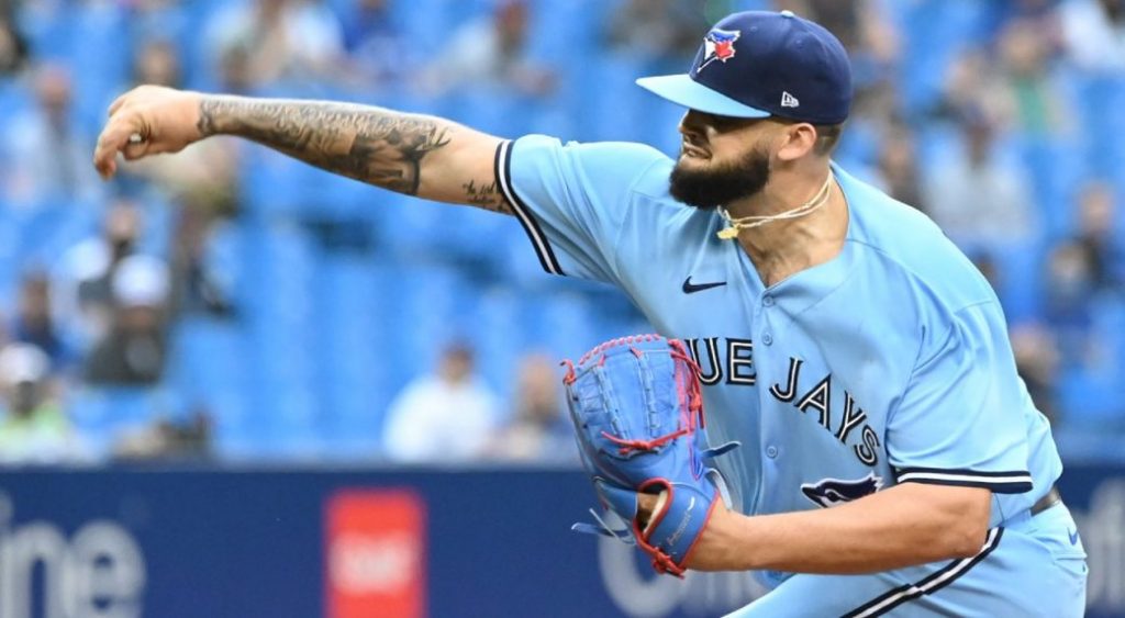 Blue Jays blank Royals as Manoah makes marvellous Rogers Centre debut – Sportsnet.ca