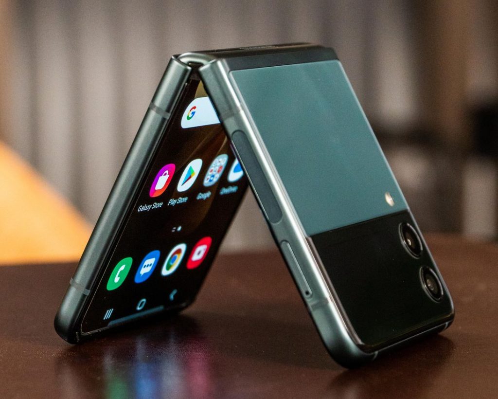 Samsung Galaxy Z Flip 3: Is it the foldable phone for the masses? – CNET
