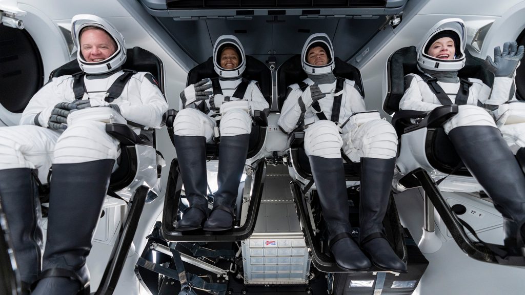 Inspiration4 Lift Off: SpaceX Launches World’s First All-Citizen Mission in Earth’s Orbit – Illinoisnewstoday.com