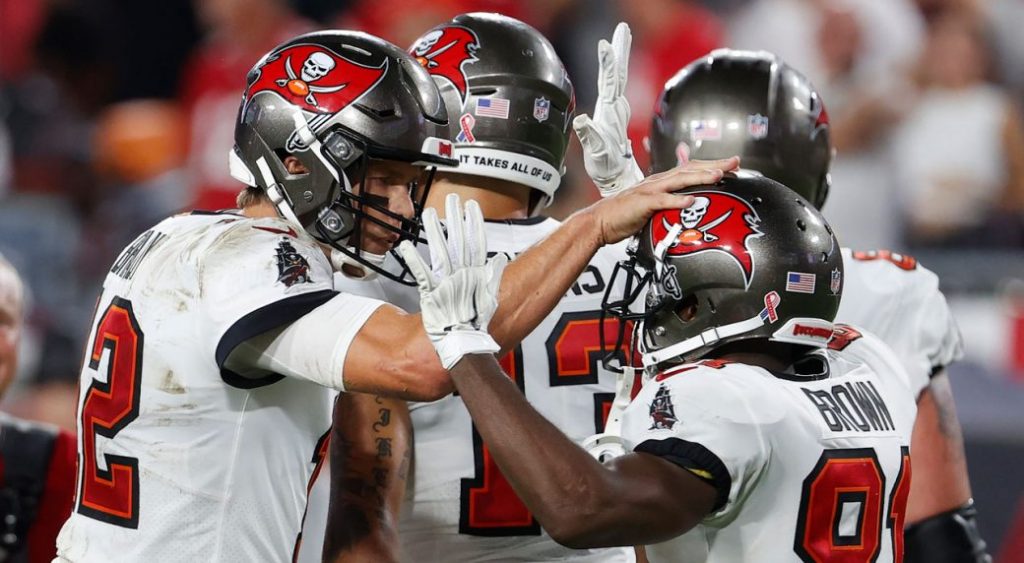 Brady throws for 379 yards, 4 TDs, Buccaneers beat Cowboys in season opener – Sportsnet.ca