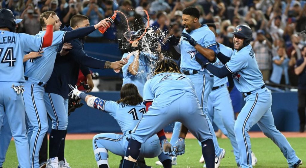 Refusing to quit, Blue Jays deliver unlikely comeback win over Athletics – Sportsnet.ca