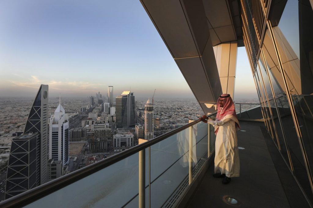Saudi Arabia Plans Incentives, Free Zones to Draw Investment – Bloomberg