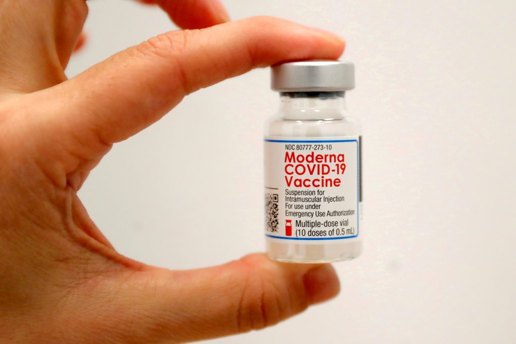 U.S. FDA advisers weigh case for COVID-19 vaccine booster shots