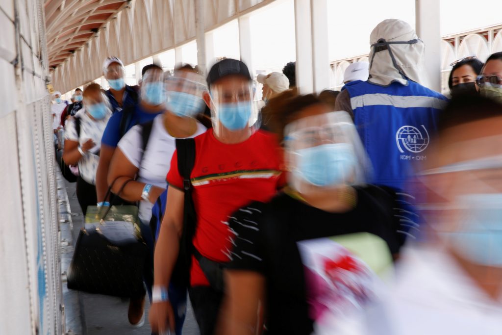 Mexico finds nearly 2,000 irregular migrants in one day