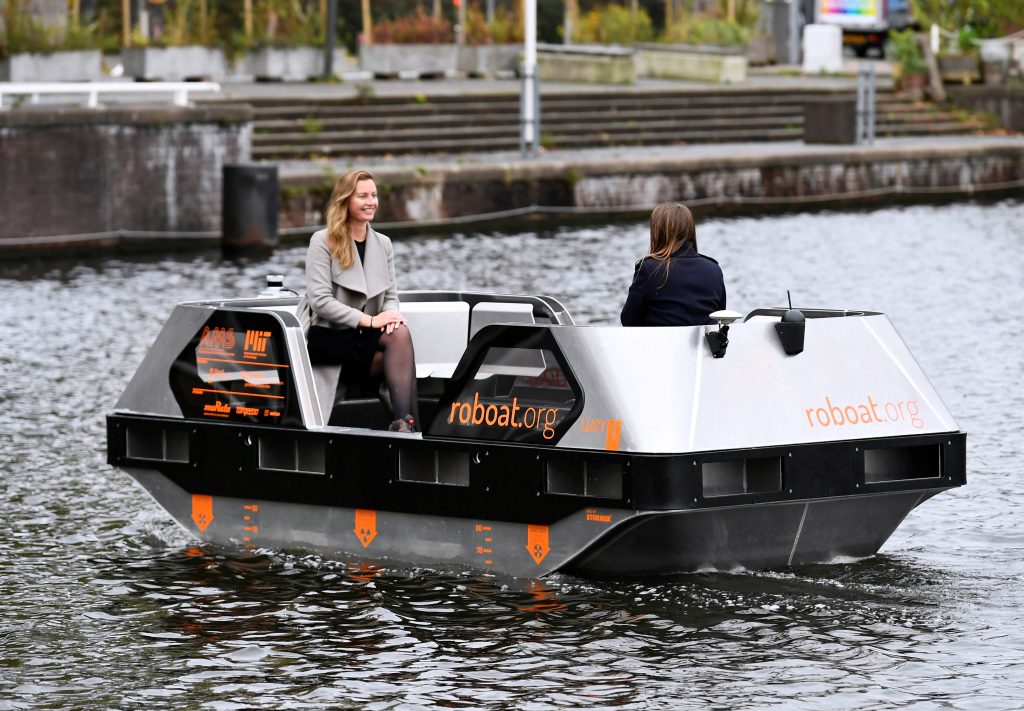 Self-driving “Roboats” ready for testing on Amsterdam’s canals