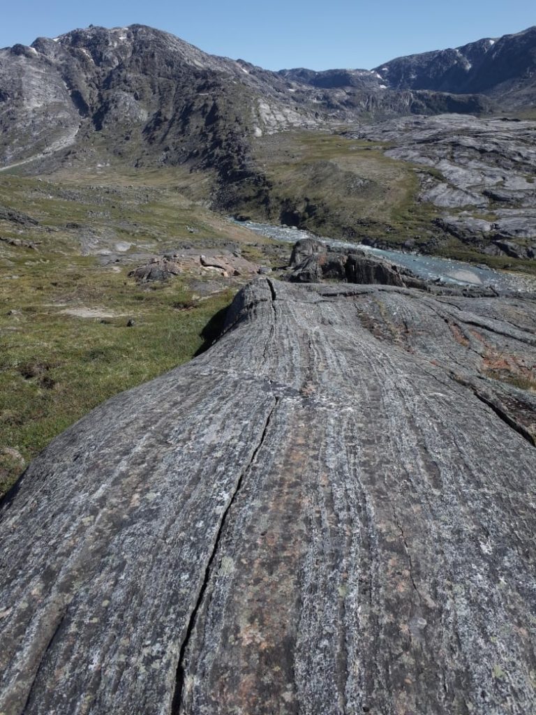 This ruby is 2.5 billion years old and contains evidence of ancient life – CBC.ca