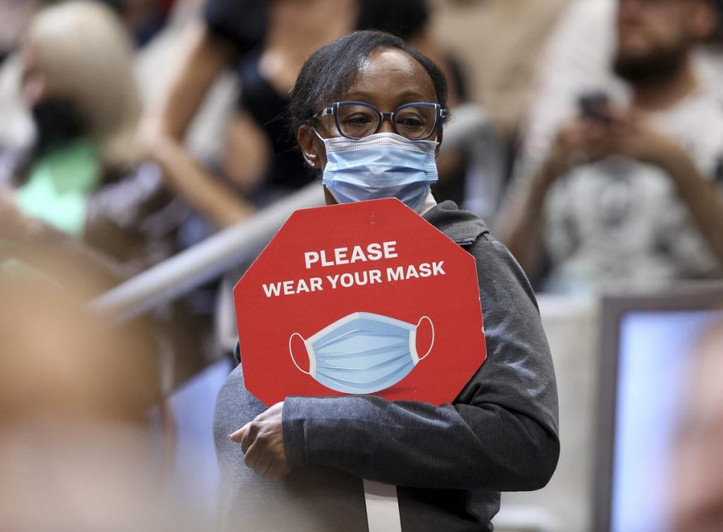 Today’s coronavirus news: Ontario reports 370 new cases of COVID-19, 1 death; Parents more hesitant to vaccinate kids than themselves, researcher says – Toronto Star