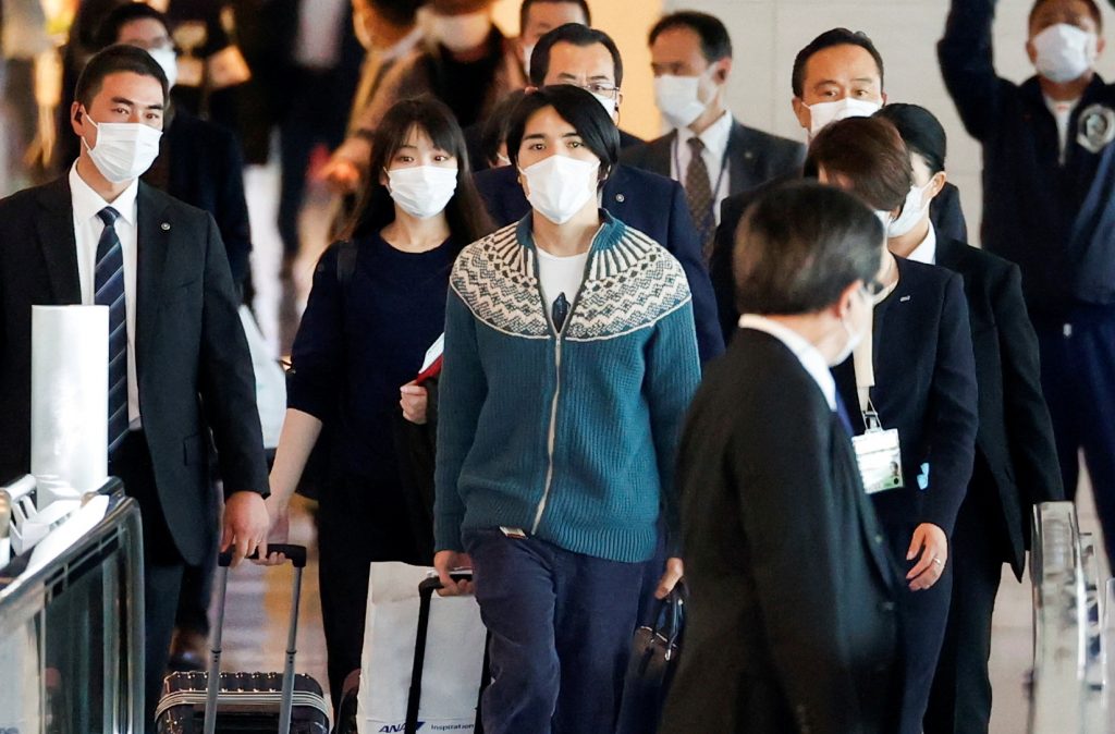 Japan’s ex-princess Mako, new husband depart for life in U.S