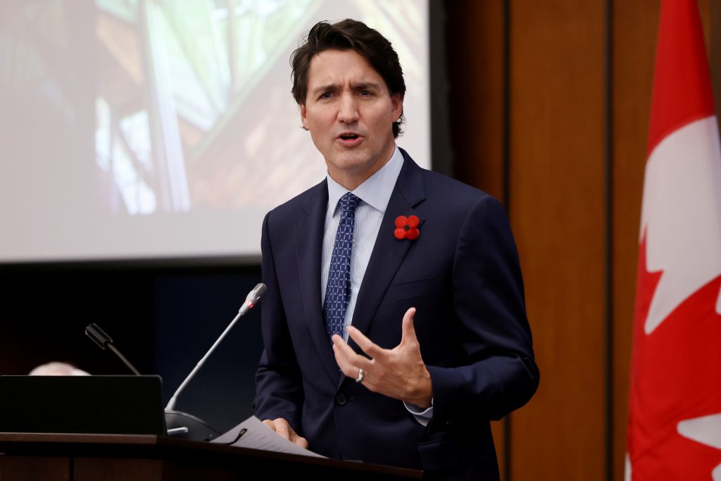 Trudeau exploits rival’s split on vaccines as parliament reconvenes