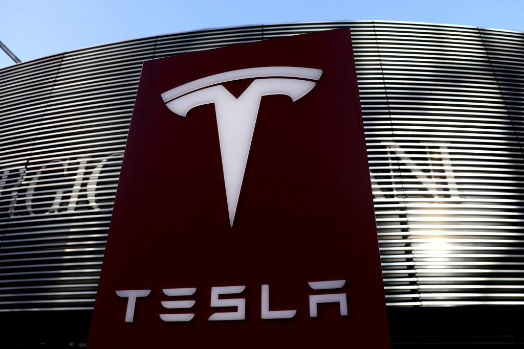 .S. NTSB closes probe into fatal Tesla 2020 California crash