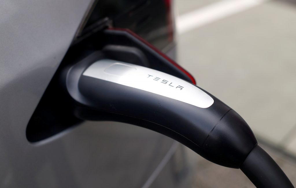 Australian researchers to study how Tesla car batteries can power grid