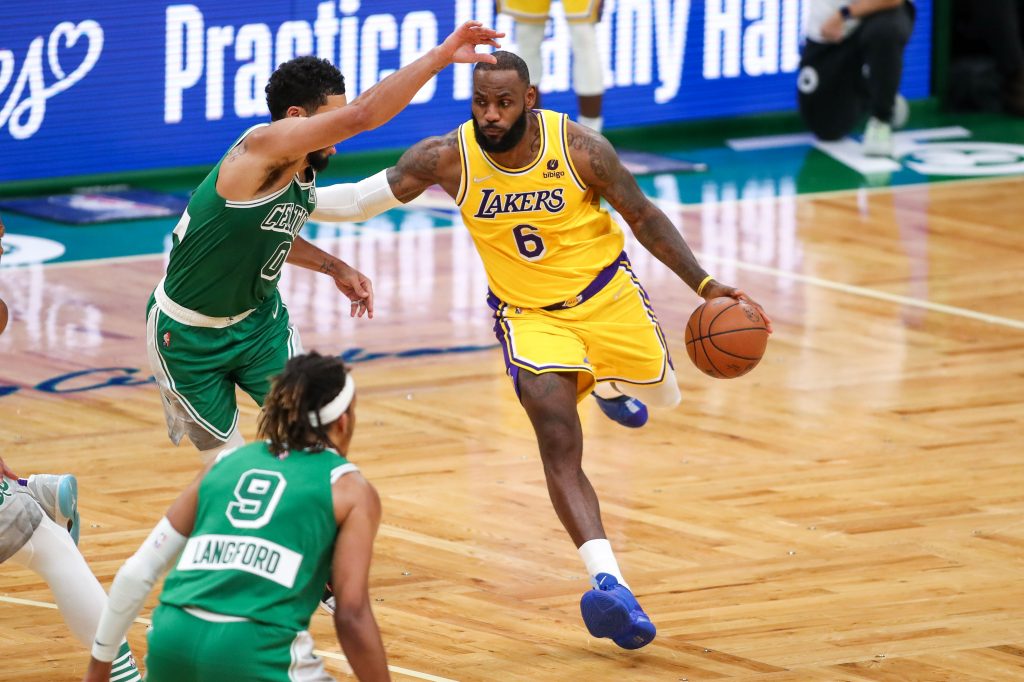 NBA roundup: LeBron James returns, but Lakers lose at Boston