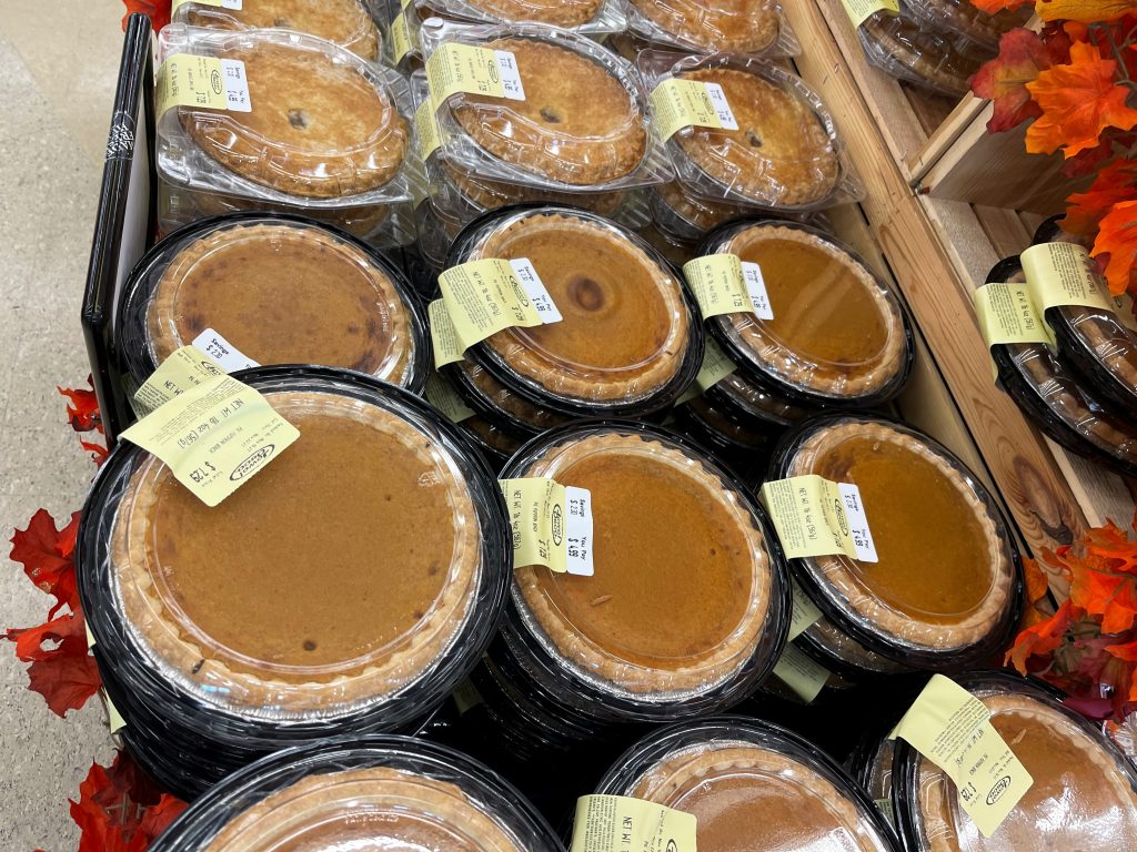 U.S. Thanksgiving dinner cost jumps with inflation on the menu, though deals remain