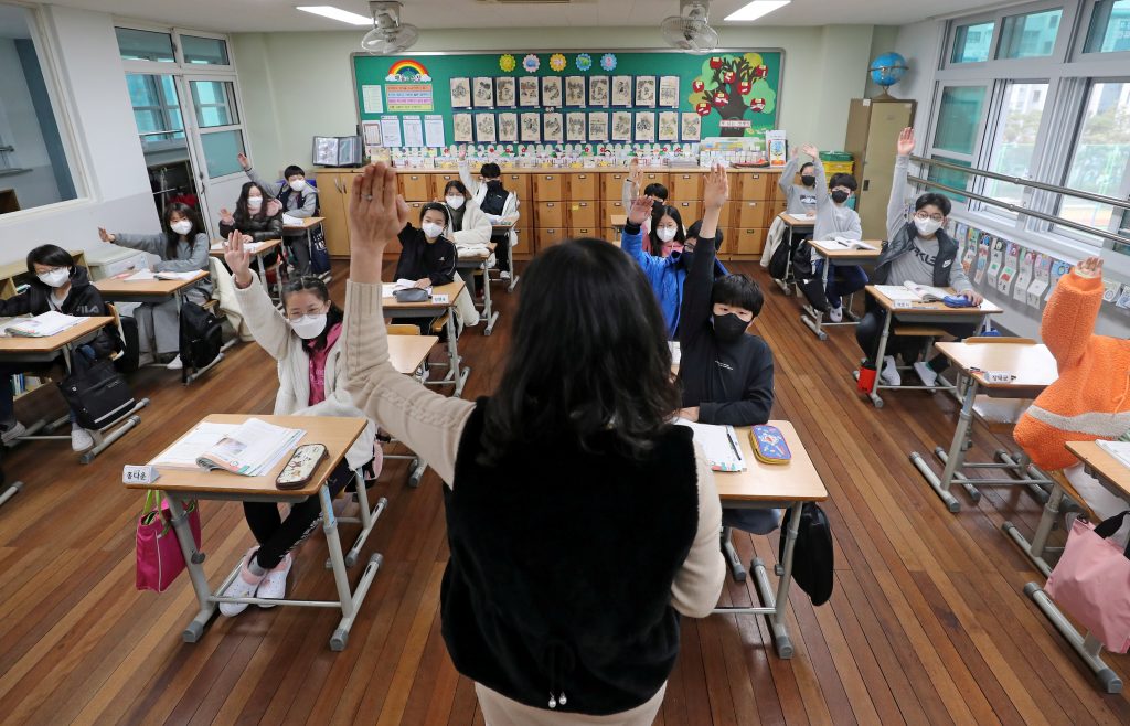 S.Korean schools resume full in-person classes