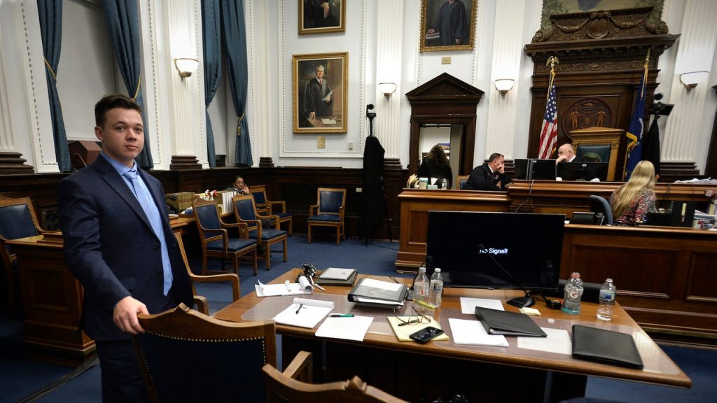 Kyle Rittenhouse, Who Doesn’t “Want to Get Involved in Politics,” Turns to Tucker Carlson and Donald Trump – Vanity Fair