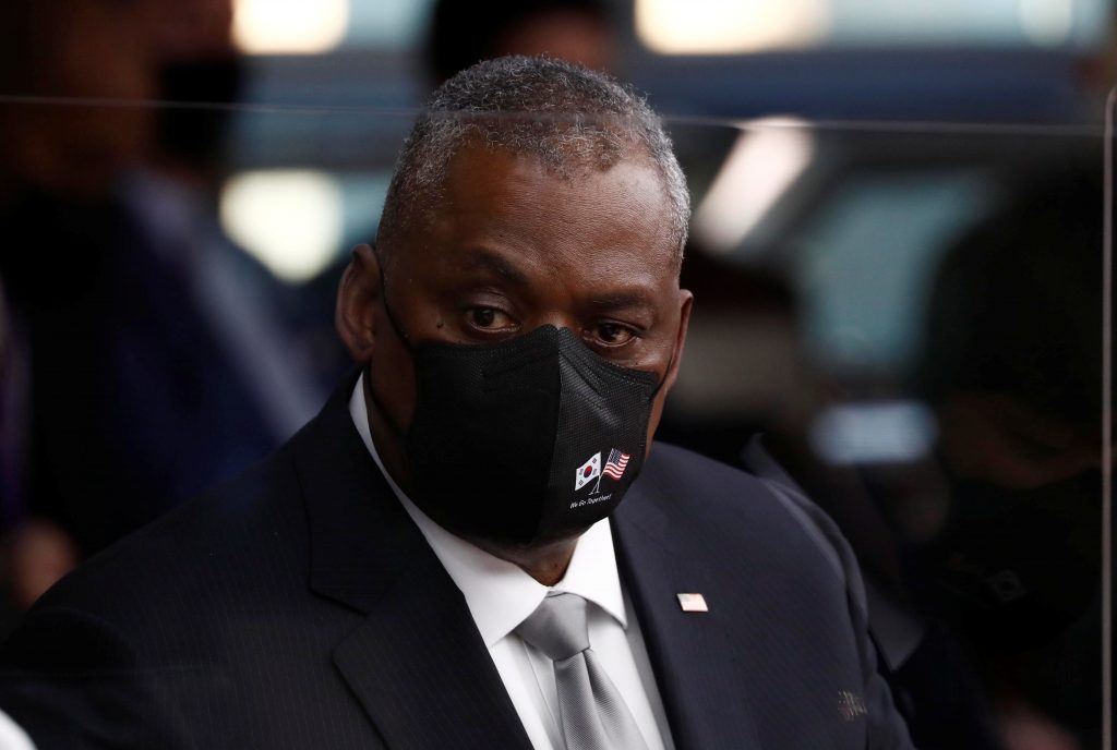 U.S. defense secretary eyes international response to Russia on Ukraine