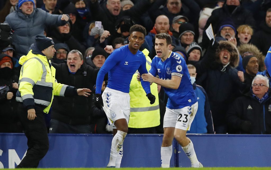 Soccer-Late Gray show gives Everton 2-1 win over Arsenal