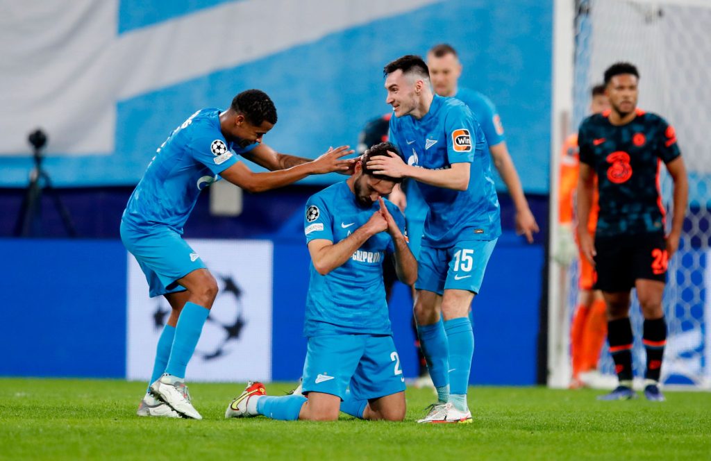 Soccer-Chelsea lose top spot after 3-3 draw at Zenit