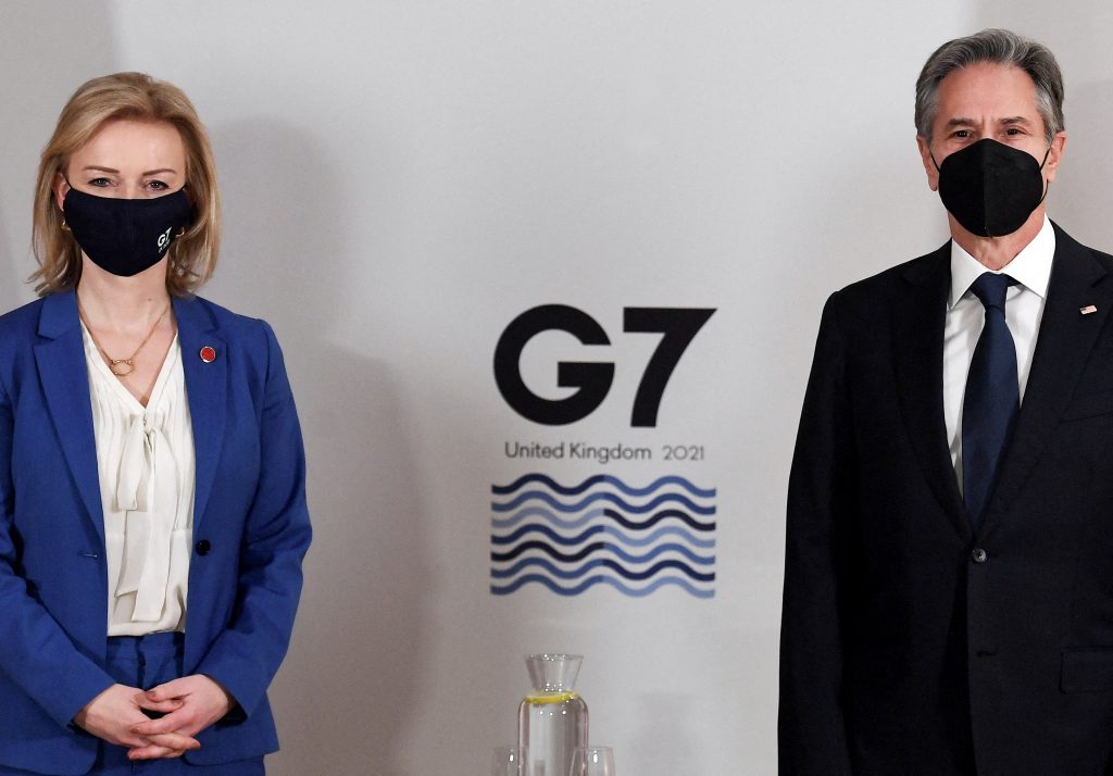 G7 ministers present united front against Russia over Ukraine crisis