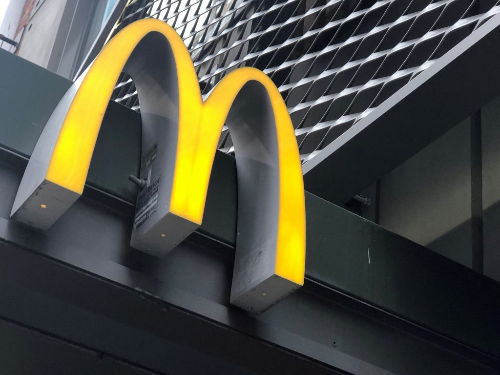 McDonald’s ex-CEO pays 5 million to settle lawsuit over relationships with employees