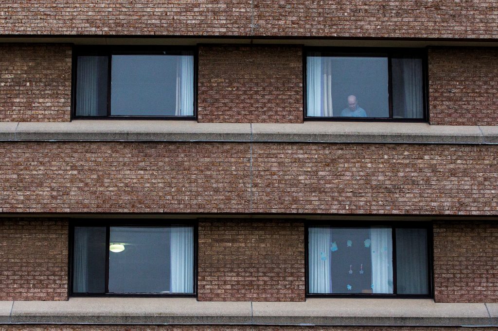 Canadian provinces cut COVID-19 isolation time for fully-vaccinated