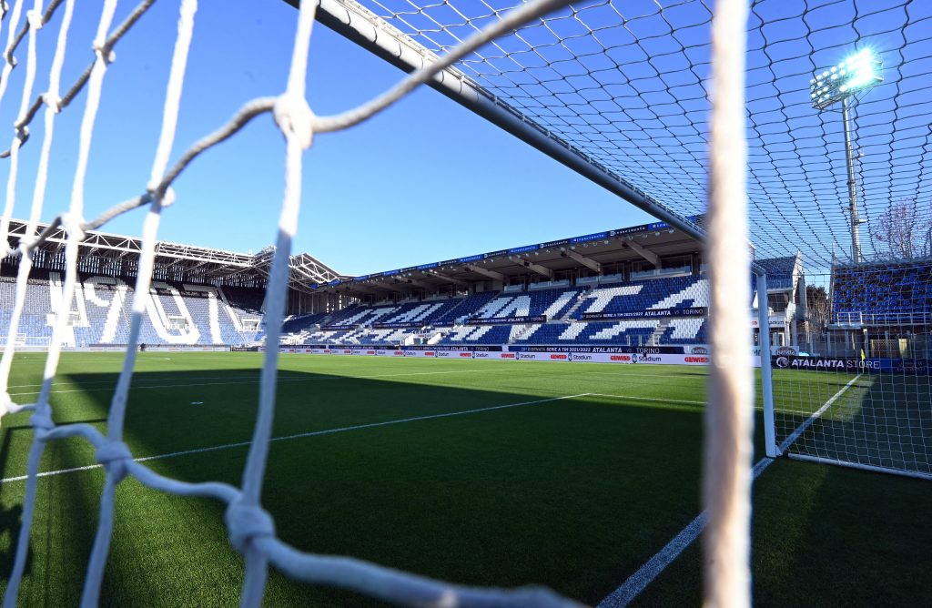 Soccer-Serie A stadiums reduced to maximum 5,000 capacity to curb COVID