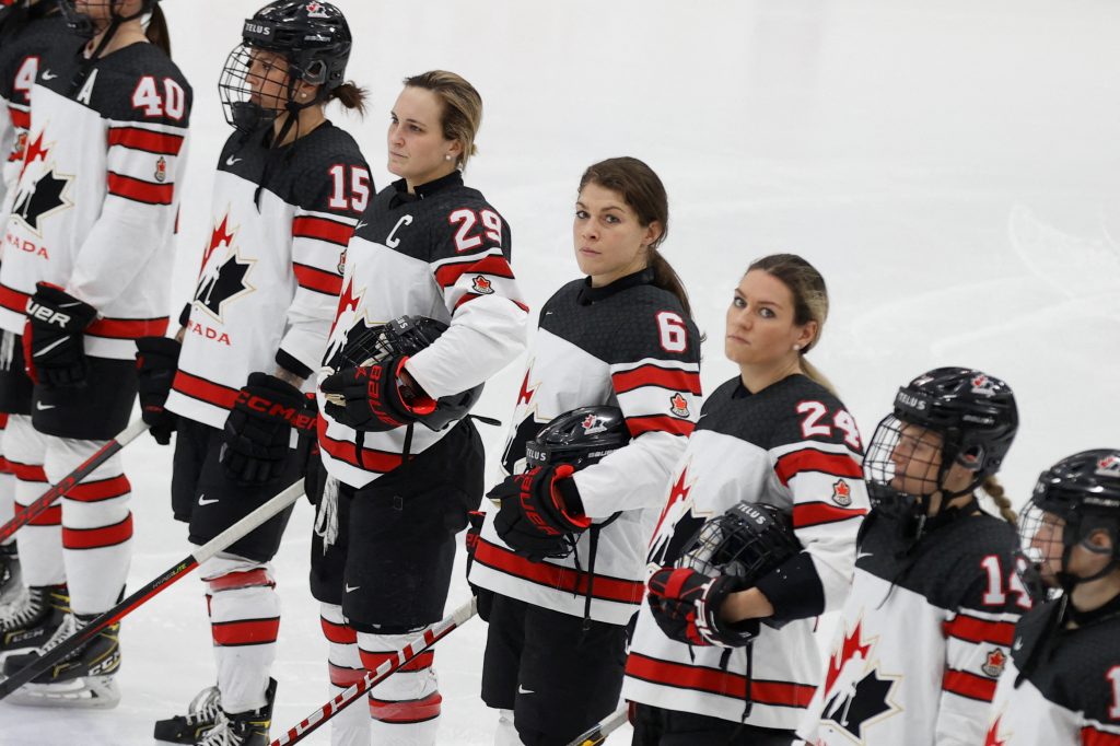 Olympics-Canada sends mix of veterans, rookies in bid to reclaim women’s ice hockey gold