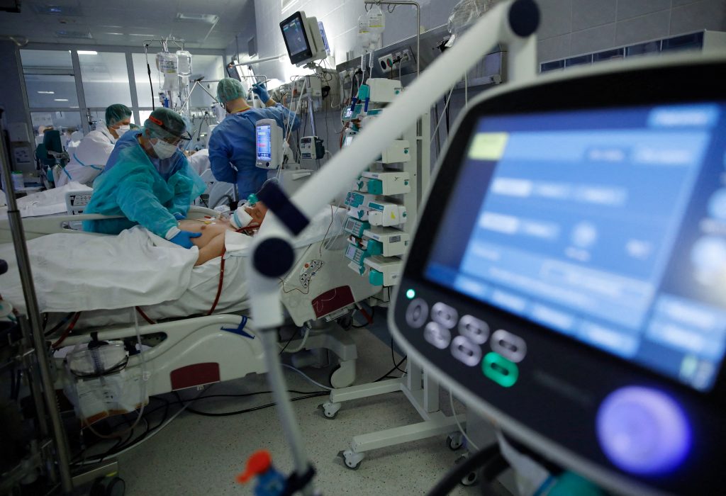 Long COVID brain fog found similar to ‘chemo brain’; clip-on device shows promise in virus detection