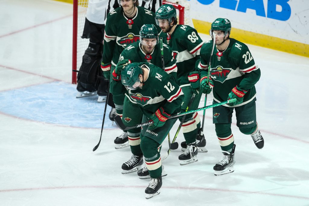 NHL roundup: Wild score twice in four seconds, dump Ducks