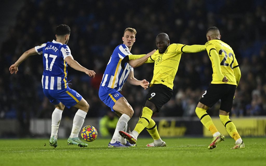 Soccer-Chelsea drop more points in draw at Brighton