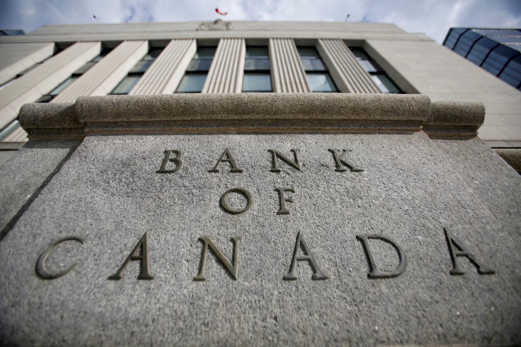 Timing of Bank of Canada’s rates lift-off on knife’s edge; Jan. 26 hike possible: Reuters poll